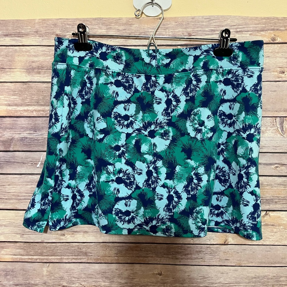 ⭐️ Tranquility Skort Size Large A2